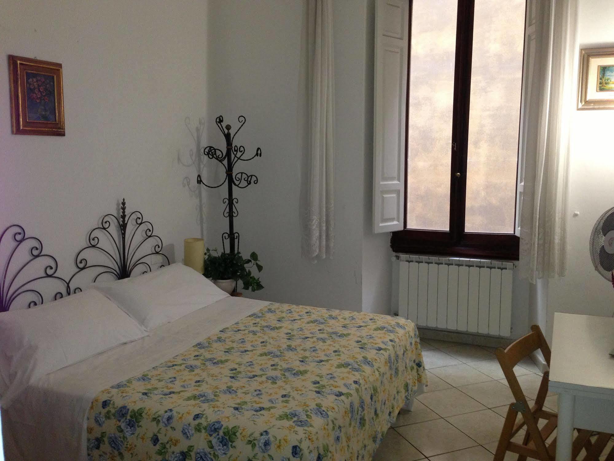 Hostel Veronique Firenze Eksteriør billede