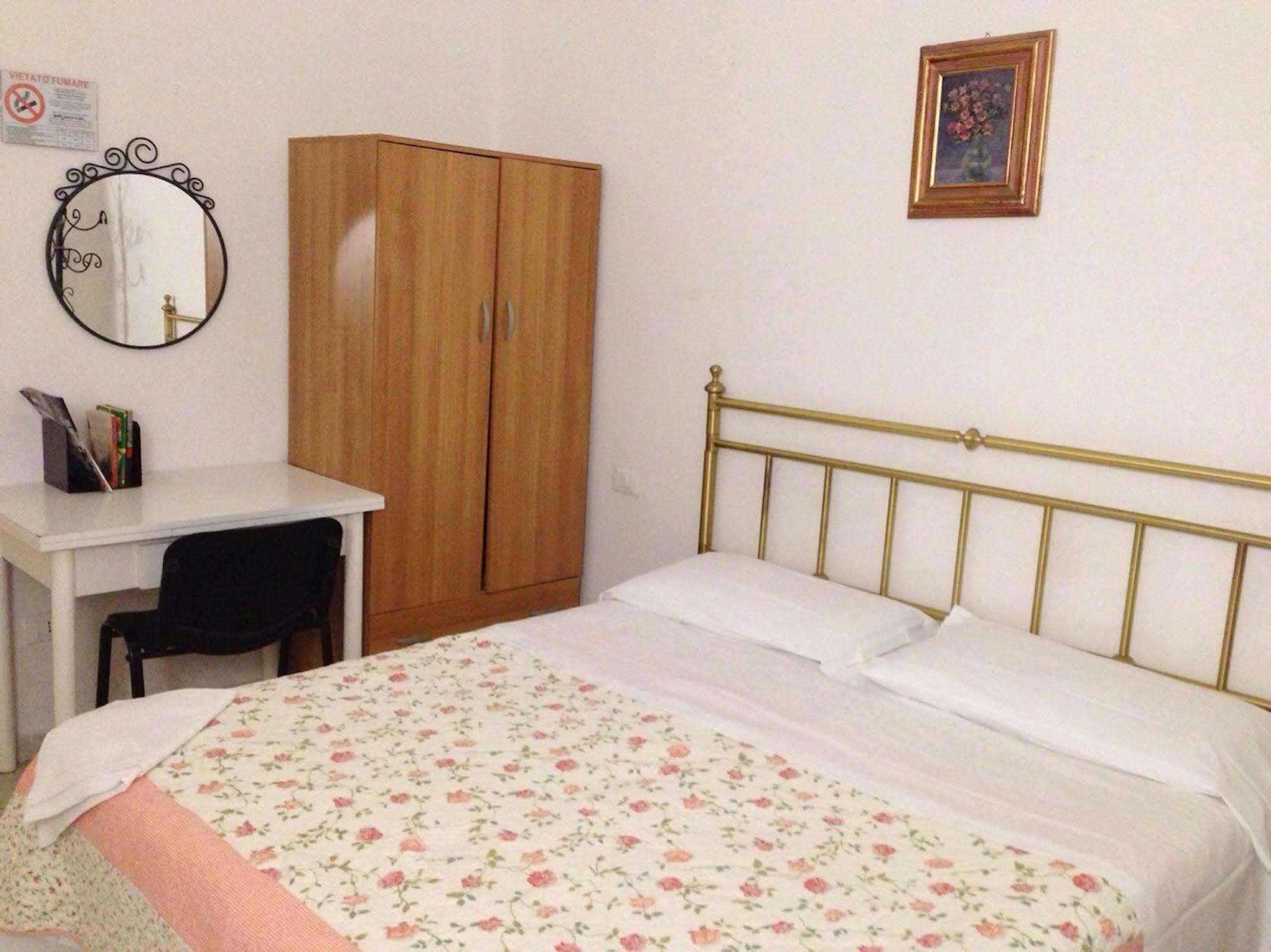 Hostel Veronique Firenze Eksteriør billede